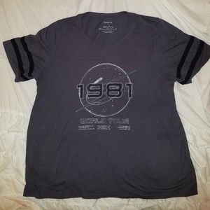 Torrid charcoal graphic tee. Size 3